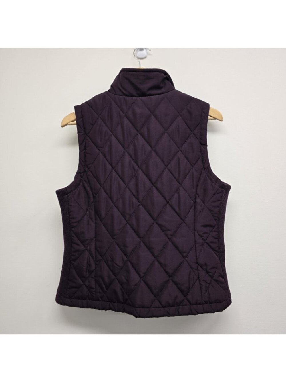 Christopher Banks Quilted Vest Size M Full Zip Flex Ribbed Side Panels Layering - Picture 2 of 8